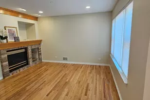 450 Rosewood Crossing, Lindenhurst, IL 60046 - Photo 6