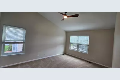 450 Rosewood Crossing, Lindenhurst, IL 60046 - Photo 16