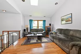401 Fernwood Dr, Westmont, IL 60559 - Photo 2