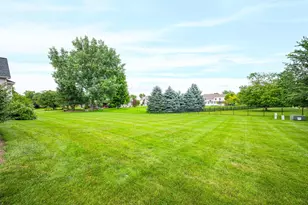 10 Cloverhill Cir, Bloomington, IL 61705 - Photo 50
