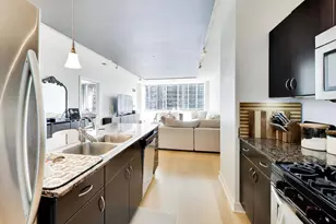 8 E Randolph St, Chicago, IL 60601 - Photo 16