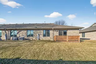 2700 Eagle Dr, Joliet, IL 60436 - Photo 24