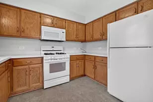 2700 Eagle Dr, Joliet, IL 60436 - Photo 6