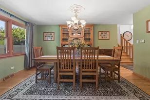 7933 Glen Ln, Darien, IL 60561 - Photo 8