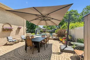 7933 Glen Ln, Darien, IL 60561 - Photo 32