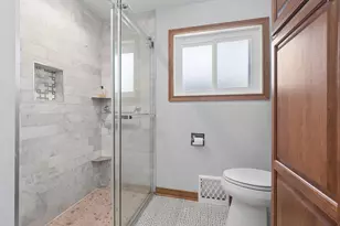 7933 Glen Ln, Darien, IL 60561 - Photo 18