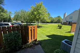 267 Yorkshire Ct, Gurnee, IL 60031 - Photo 24