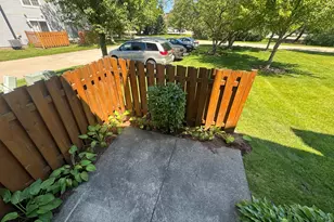 267 Yorkshire Ct, Gurnee, IL 60031 - Photo 26