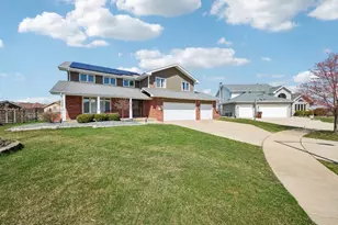 19328 Woodfield Ct, Tinley Park, IL 60487 - Photo 2