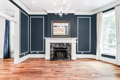 116 W Chestnut Street, Chicago, IL 60610 - Photo 2