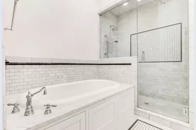 116 W Chestnut Street, Chicago, IL 60610 - Photo 14