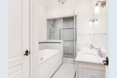 116 W Chestnut Street, Chicago, IL 60610 - Photo 12