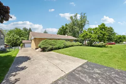 418 Highland Road, Willowbrook, IL 60527 - Photo 4