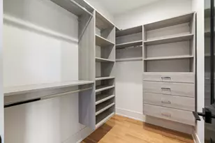 2214 W Oakdale Ave, Chicago, IL 60618 - Photo 32