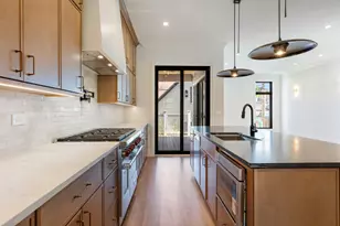 2214 W Oakdale Ave, Chicago, IL 60618 - Photo 12