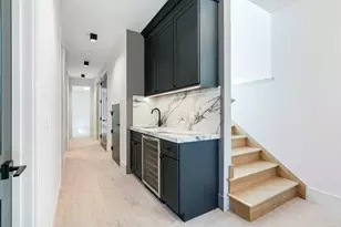 2214 W Oakdale Ave, Chicago, IL 60618 - Photo 38