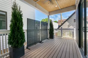 2214 W Oakdale Ave, Chicago, IL 60618 - Photo 26