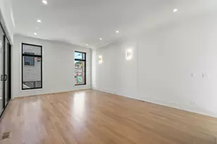 2214 W Oakdale Ave, Chicago, IL 60618 - Photo 22