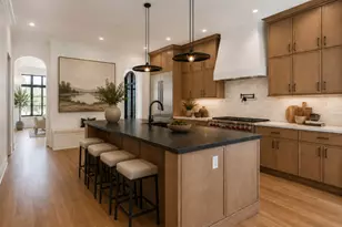 2214 W Oakdale Ave, Chicago, IL 60618 - Photo 4