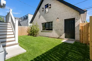 2214 W Oakdale Ave, Chicago, IL 60618 - Photo 40