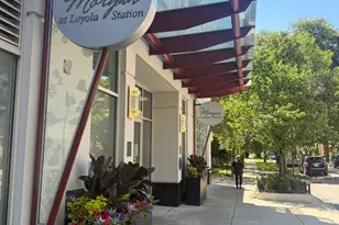 1209 W Arthur Ave, Chicago, IL 60626 - Photo 1