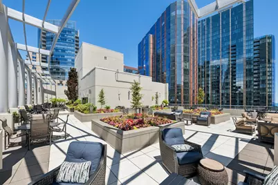201 N Westshore Drive #2705, Chicago, IL 60601 - Photo 24