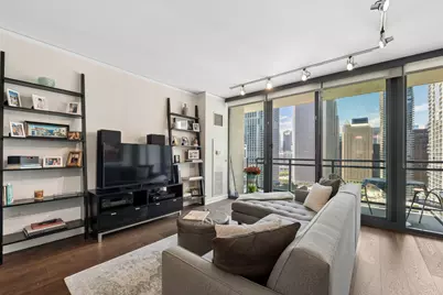 201 N Westshore Drive #2705, Chicago, IL 60601 - Photo 2