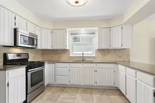 1241 N Chestnut Ave, Arlington Heights, IL 60004 - Photo 6