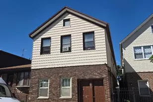 3030 S Poplar Ave, Chicago, IL 60608 - Photo 1