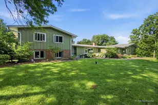 4N560 Snowbird Ct, Saint Charles, IL 60175 - Photo 2