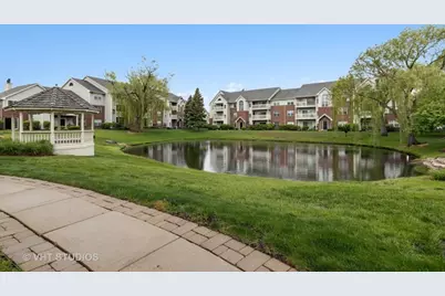 82 Sterling Circle #206, Wheaton, IL 60189 - Photo 1