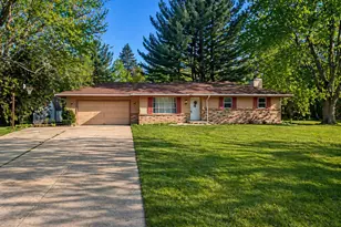 3919 Falling Leaf Dr, Rockford, IL 61109 - Photo 1