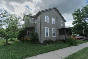 1348 Crosby St, Rockford, IL 61107 - Photo 2