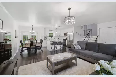 890 Yorkshire Drive, Hanover Park, IL 60133 - Photo 6