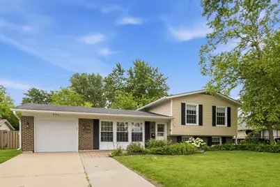 890 Yorkshire Drive, Hanover Park, IL 60133 - Photo 2