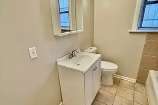 7932 S Kingston Ave, Chicago, IL 60617 - Photo 4