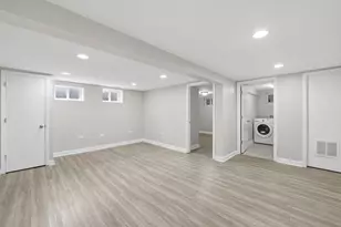 389 Michael John Dr, Park Ridge, IL 60068 - Photo 24