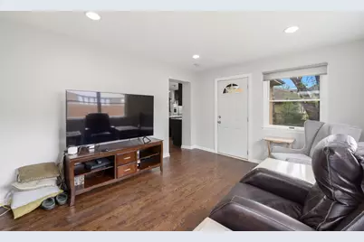 389 Michael John Drive, Park Ridge, IL 60068 - Photo 12