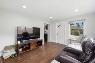 389 Michael John Dr, Park Ridge, IL 60068 - Photo 12