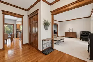 2541 Cheshire Dr, Aurora, IL 60504 - Photo 4