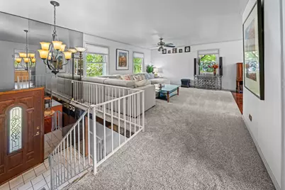 881 Woodhollow Lane, Buffalo Grove, IL 60089 - Photo 2