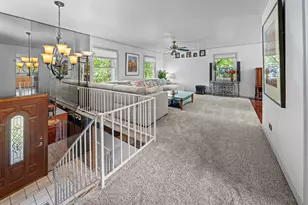 881 Woodhollow Ln, Buffalo Grove, IL 60089 - Photo 2