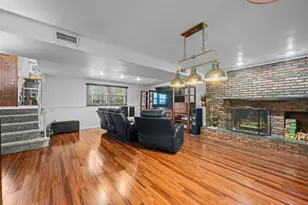 881 Woodhollow Ln, Buffalo Grove, IL 60089 - Photo 10