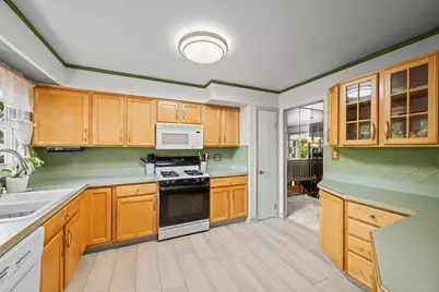 881 Woodhollow Lane, Buffalo Grove, IL 60089 - Photo 8