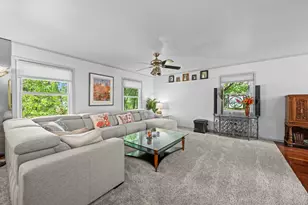 881 Woodhollow Ln, Buffalo Grove, IL 60089 - Photo 4