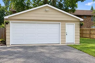 110 E 56th St, Westmont, IL 60559 - Photo 18