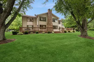 1413 Annie Ln, Libertyville, IL 60048 - Photo 2