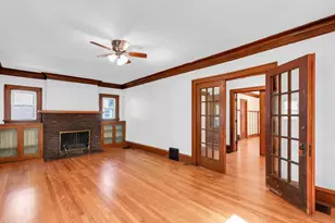 312 W White St, Champaign, IL 61820 - Photo 4