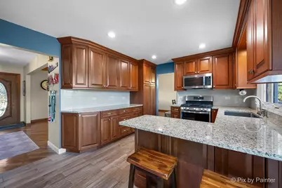 1341 W Sturbridge Drive, Hoffman Estates, IL 60192 - Photo 10