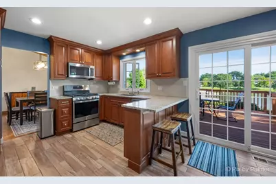 1341 W Sturbridge Drive, Hoffman Estates, IL 60192 - Photo 8